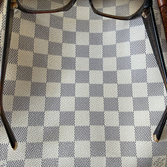 Louis Vuitton brown sunglasses - Picture 8 of 11